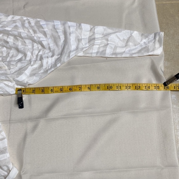 Express T shirt Crème Size Small - Picture 7 of 8